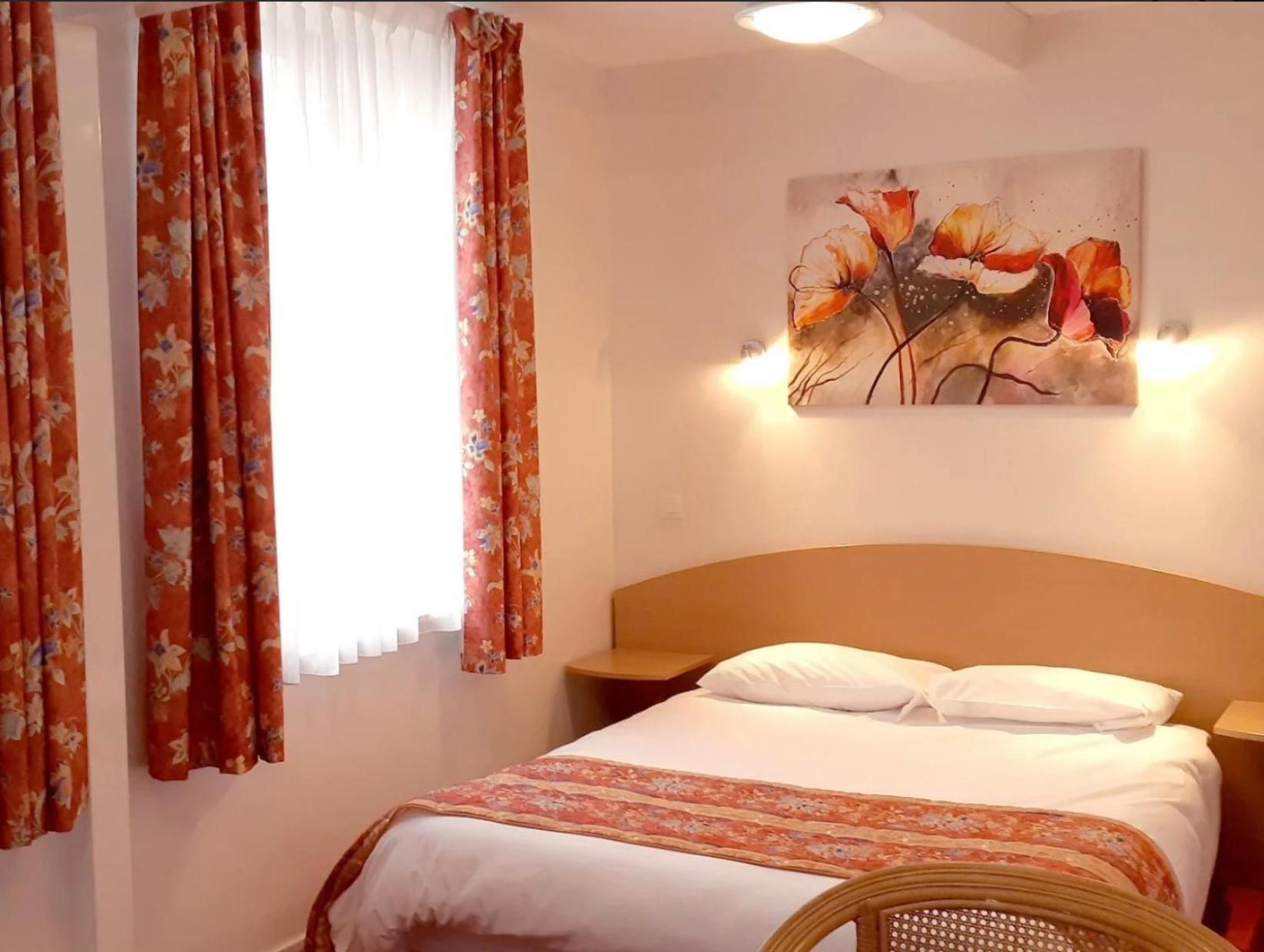 Logis Hotel Le Val De Vence Launois-sur-Vence Luaran gambar