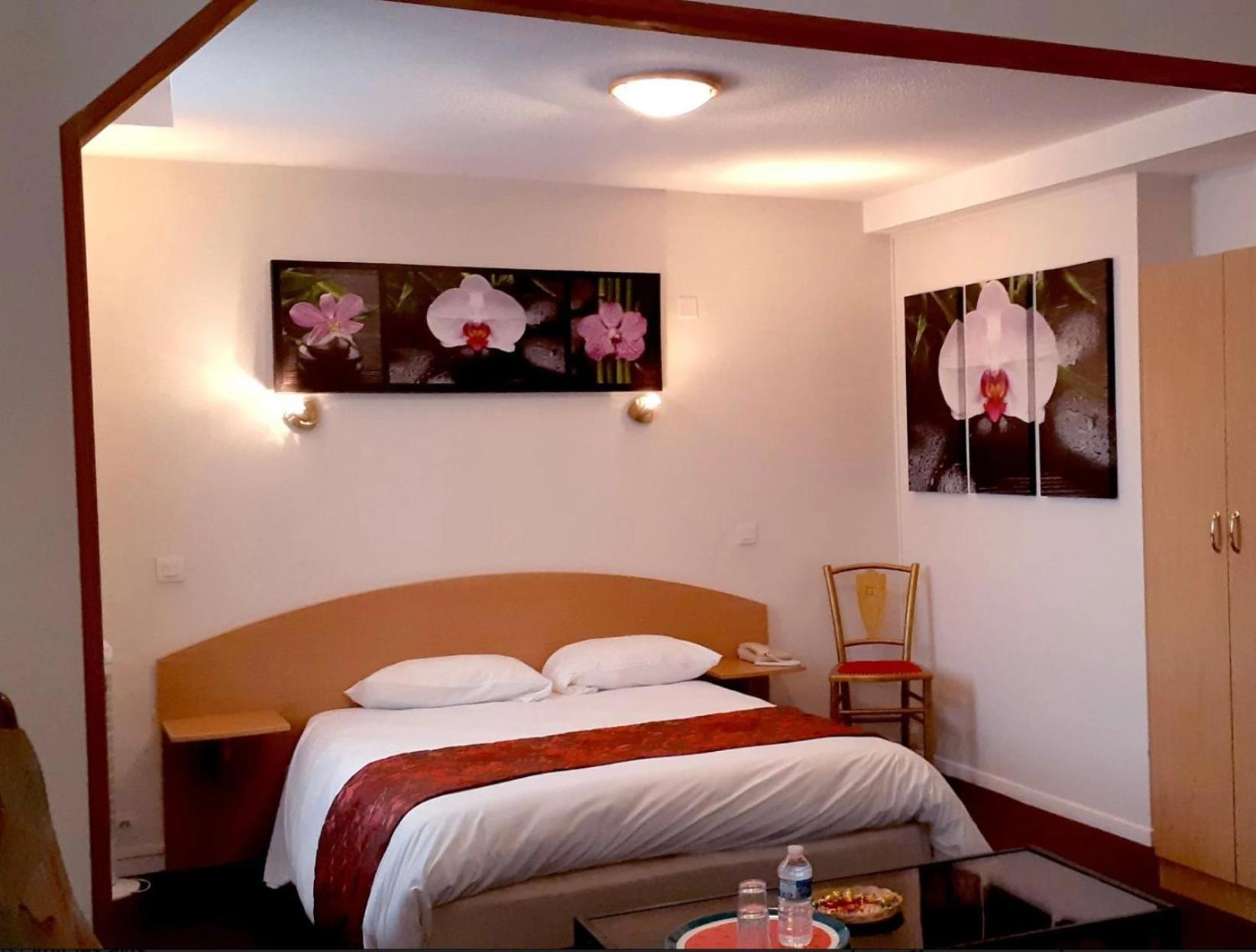 Logis Hotel Le Val De Vence Launois-sur-Vence Luaran gambar